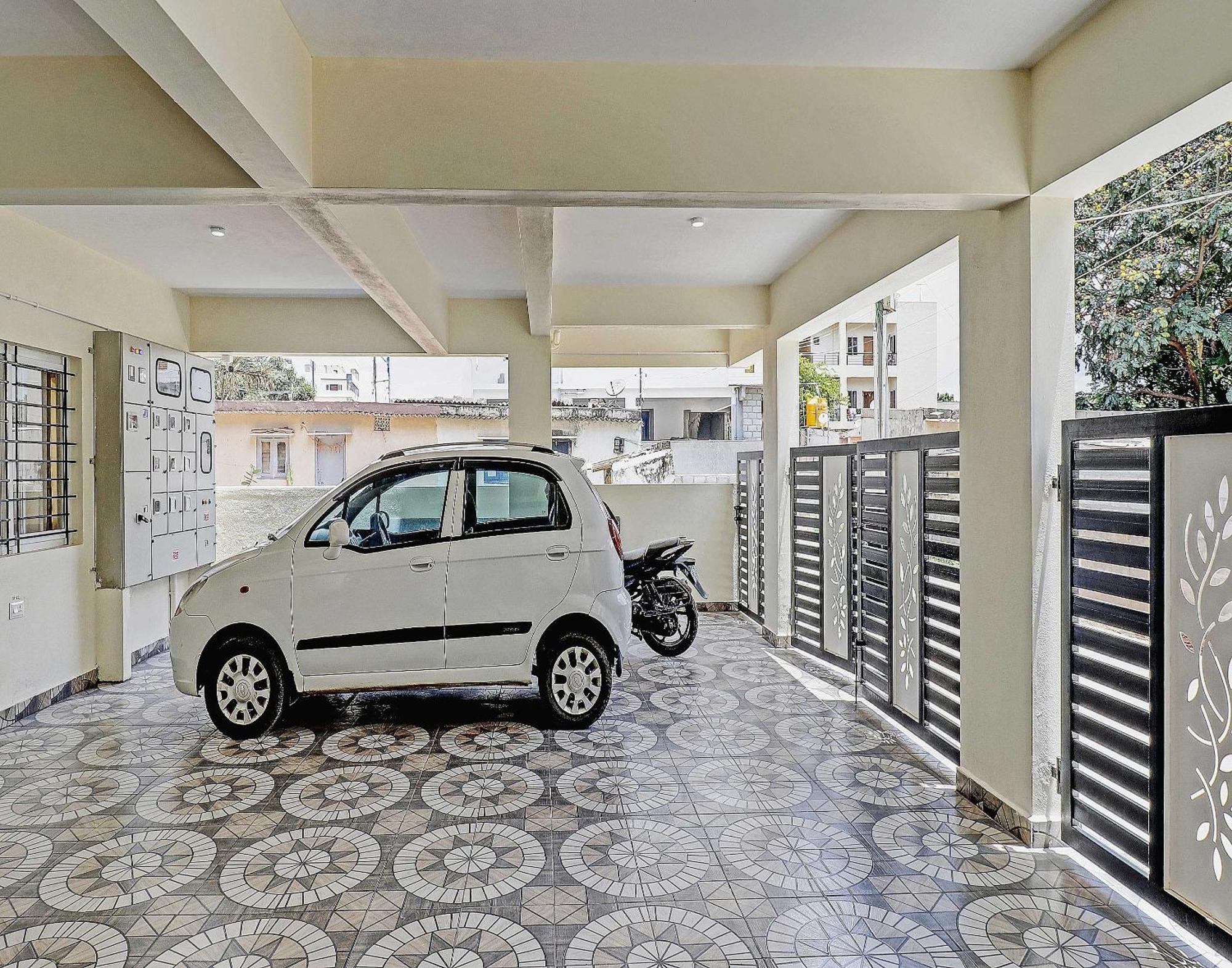 Oyo Flagship 81483 Manyatha Inn Service Apartment Bangalore Exterior foto